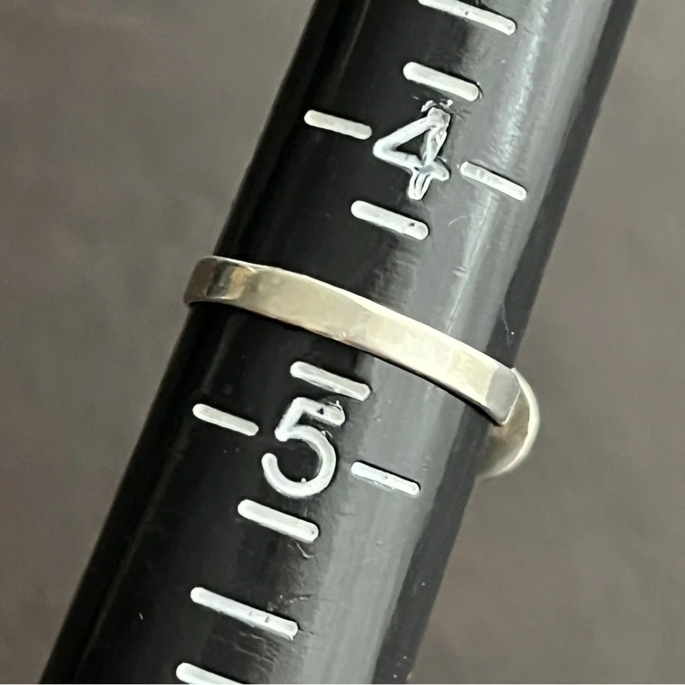 Vintage Taxco Mexico sterling silver and mother of pearl ring